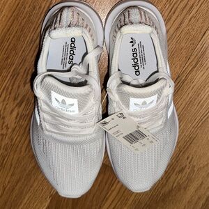 adidas White Knit Lifestyle Sneakers woman’s